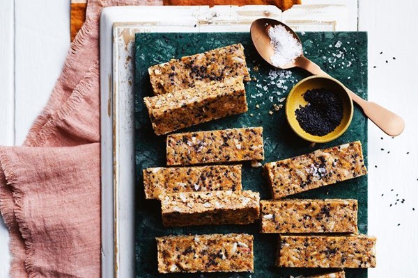 'Salted caramel' oat bars
