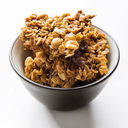 Salted caramel-peanut granola