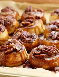 Salted caramel-pecan babkas