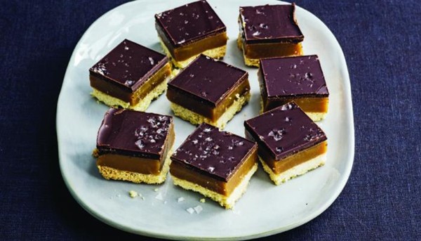 Salted caramel shortbread bites