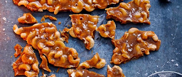 Salted cashew nut brittle