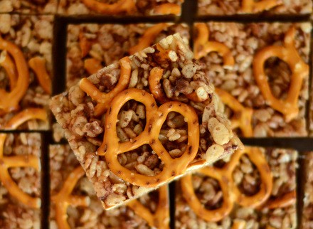 Salted chocolate & pretzel Rice Krispy treats