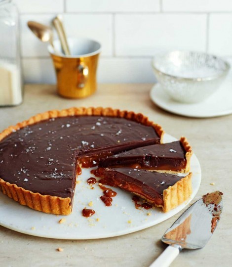 Salted chocolate and dulce de leche tart