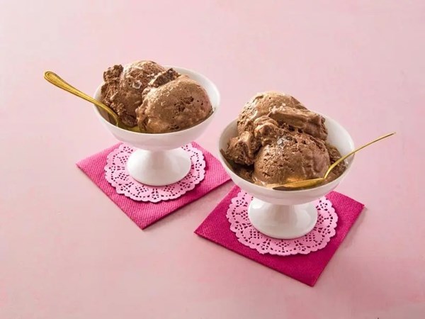 Salted chocolate-caramel ice cream