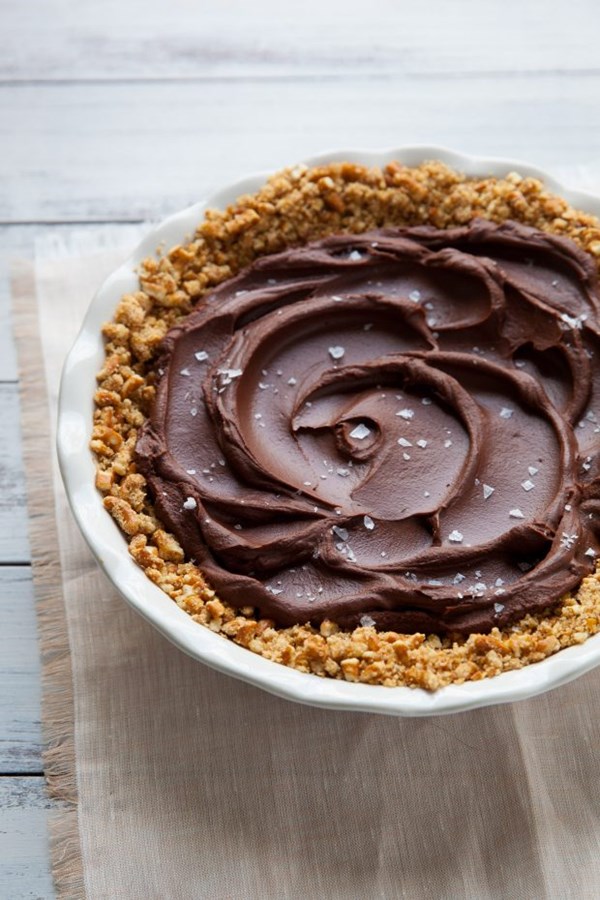 Salted chocolate caramel pie with pretzel crust