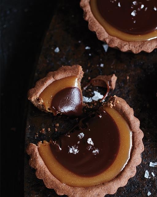 Salted chocolate caramel tarts