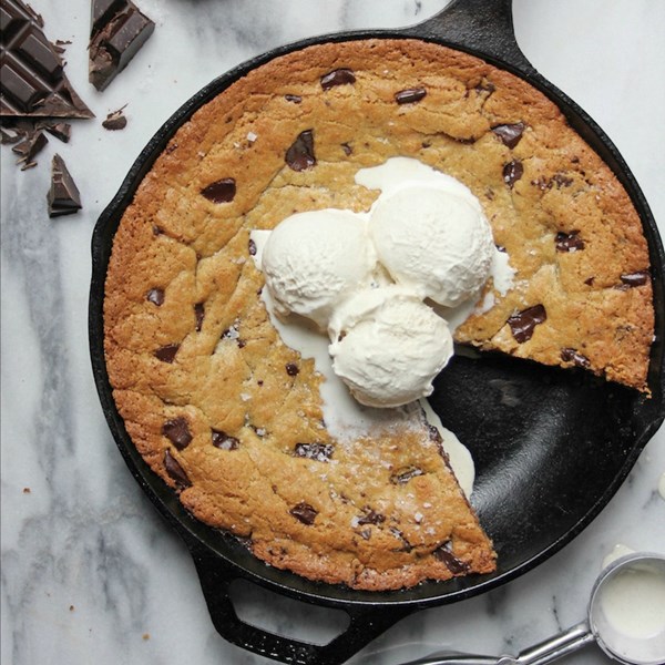 Salted chocolate tahini skillet blondies