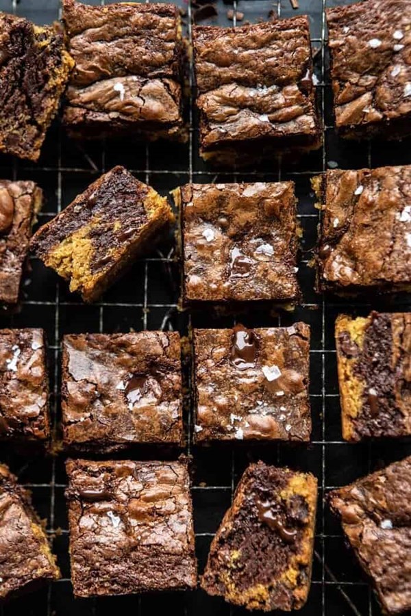 Salted crinkle top brownie cookie bars