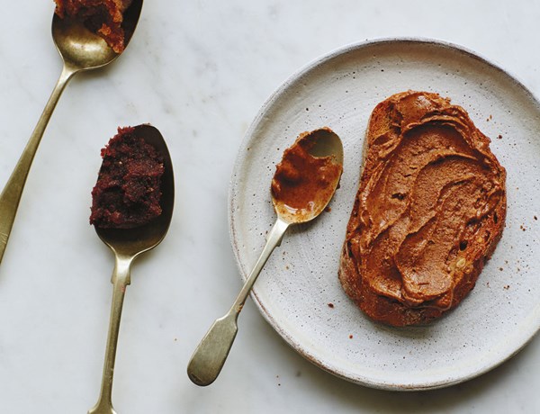 Salted date caramel pecan butter