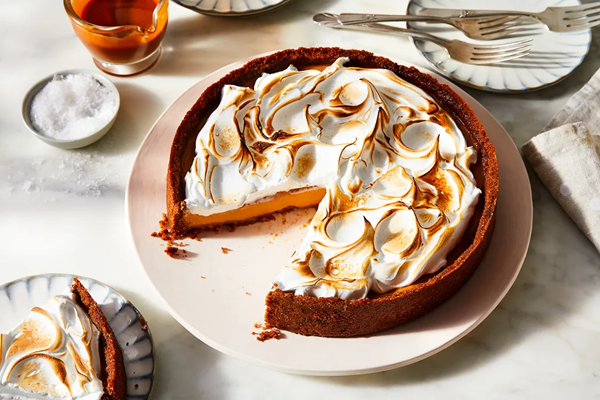 Salted dulce de leche pie
