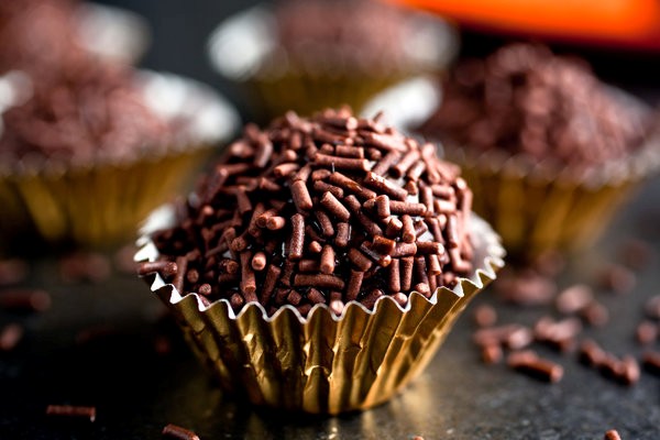 Salted licorice brigadeiros