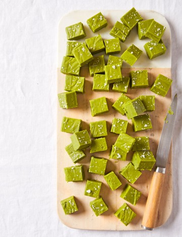 Salted matcha fudge