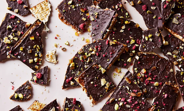 Salted matzo toffee