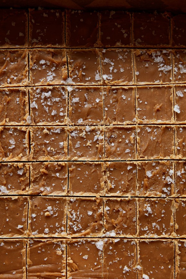 Salted molasses fudge