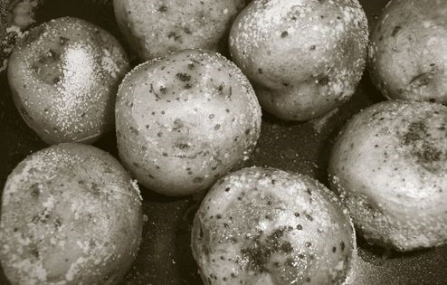 Salted potatoes (Papa salada)