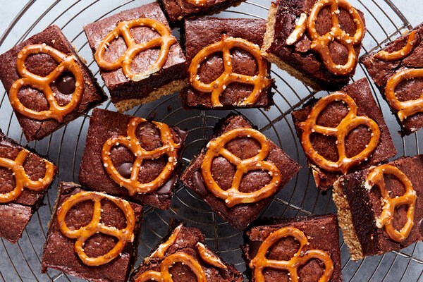Salted pretzel brownies