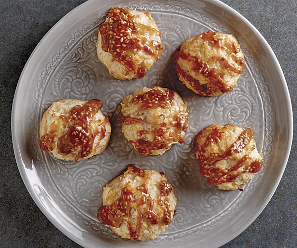 Salted sesame caramel macaroons