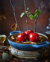 Salted toffee apples