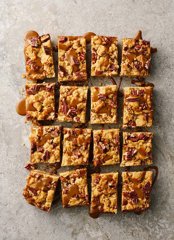 Salty caramel apple slice with pecan streusel 
