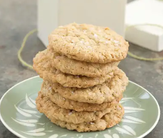 Salty thin and crispy oatmeal cookies