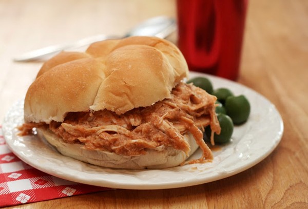Salvadoran turkey sandwich (Panes con pavo)