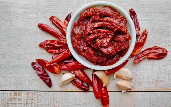 Sambal goreng (Fried chilli paste)
