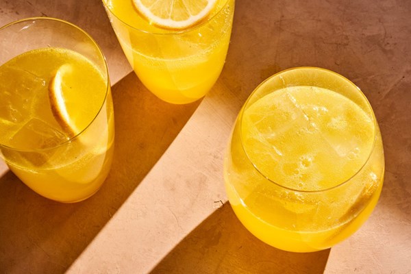Sana's turmeric gin and tonics
