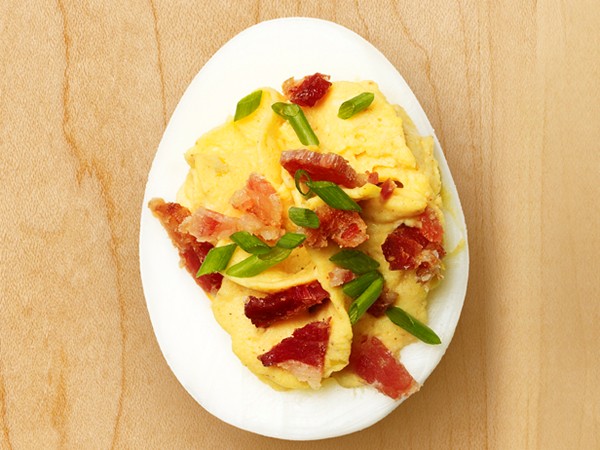 Sandra Lee's bacon deviled eggs