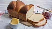 Sandwich bread loaf [Michel Roux Jr.]