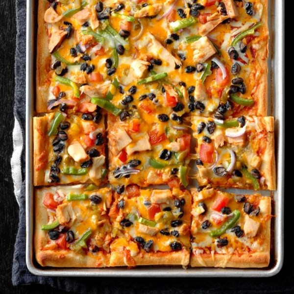 Santa Fe chicken pizza pie