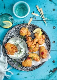 Santorini tomato fritters with yoghurt