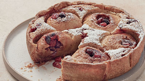 Sarah's bird's-nest pudding pie