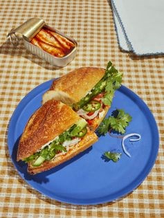 Sardine banh mi [Andrea Nguyen]