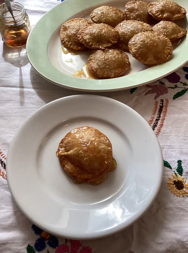 Sardinian pasta fritters with pecorino and honey (Seadas)