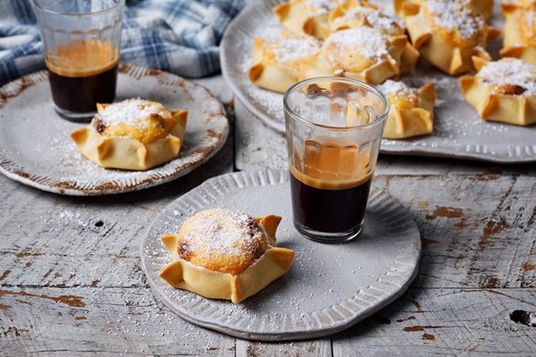 Sardinian ricotta & pecorino tarts (Casadinas)