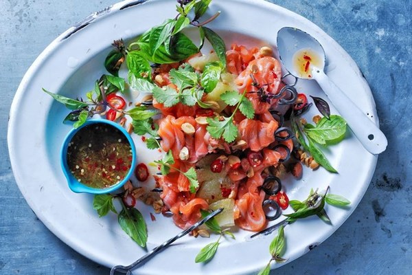 Sashimi salmon & pomelo skewers