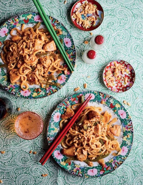 Satay chicken udon noodles