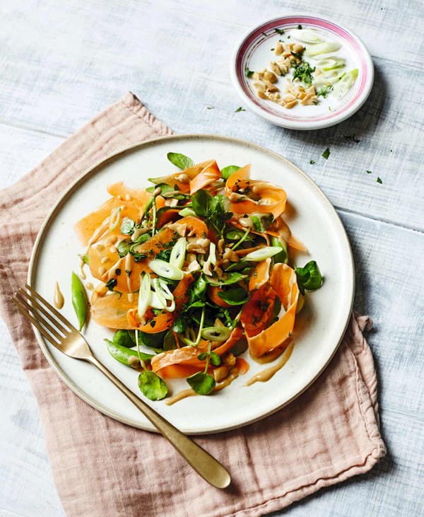 Satay salad