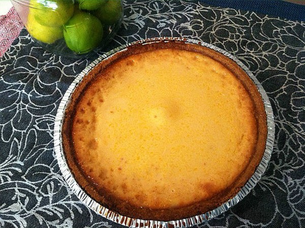 Satsuma lime gingersnap pie
