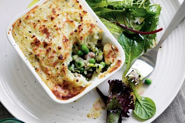Sausage & pea pie