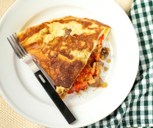 Sausage and pepper omelet filling