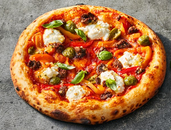 Sausage and ricotta pizza with Castelvetrano olives