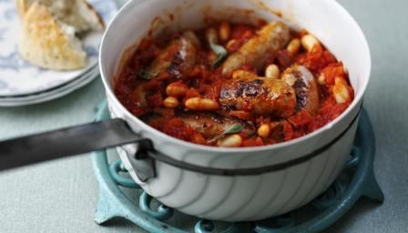 Sausage casserole with beans (Salsicce con fagioli)