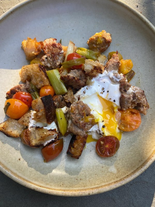 Sausage, croutons & runny eggs