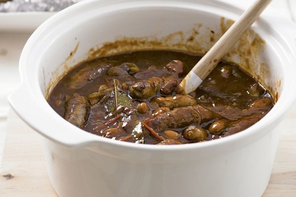Sausage, onion and bean hotpot