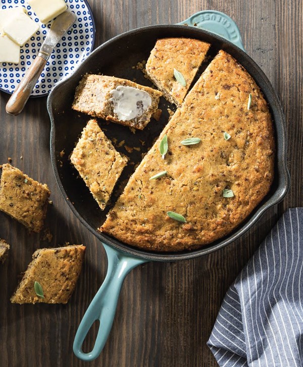 Sausage-pecan cornbread