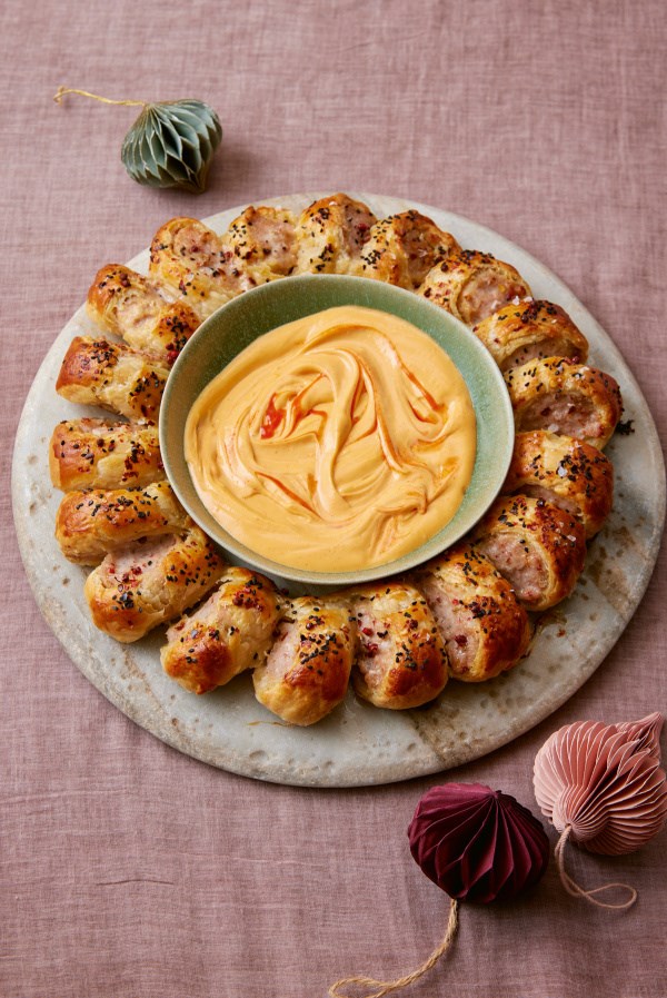 Sausage roll wreath with Sriracha mayo
