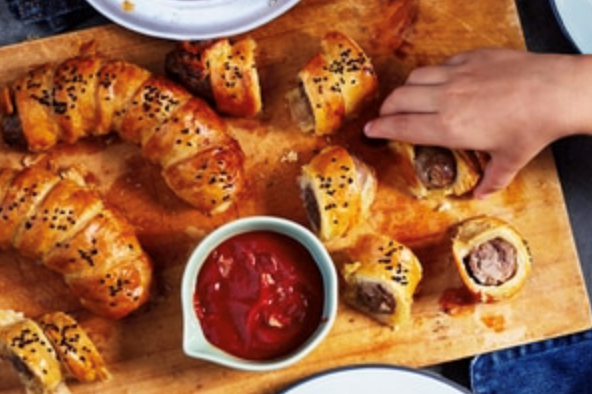 Sausage rolls in puff pastry [Marcus Papadopoulo]