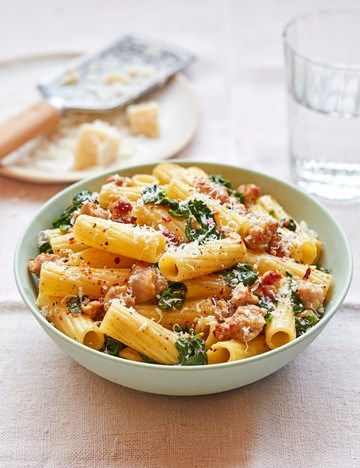 Sausage, spinach and chilli pasta