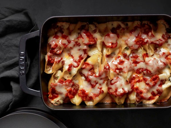 Sausage-spinach stuffed shells